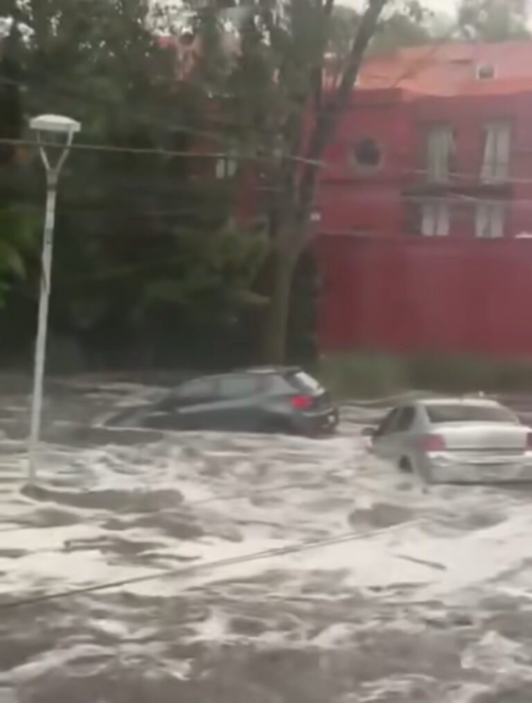 Inundaciones afectan el sur de la CDMX tras intensas lluvias