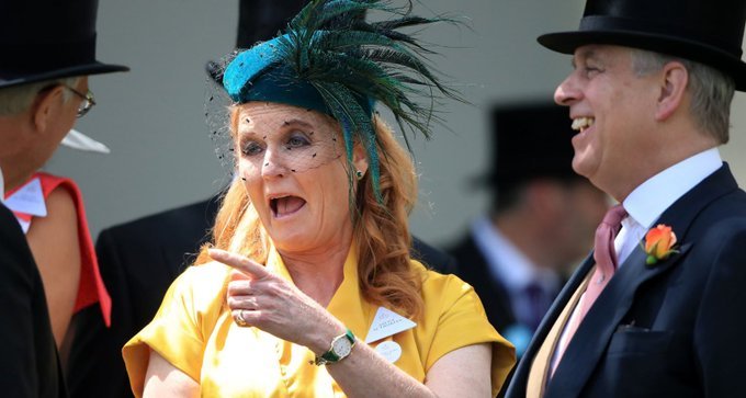 Fundaciones rompen con Sarah Ferguson por su cercanía con Epstein