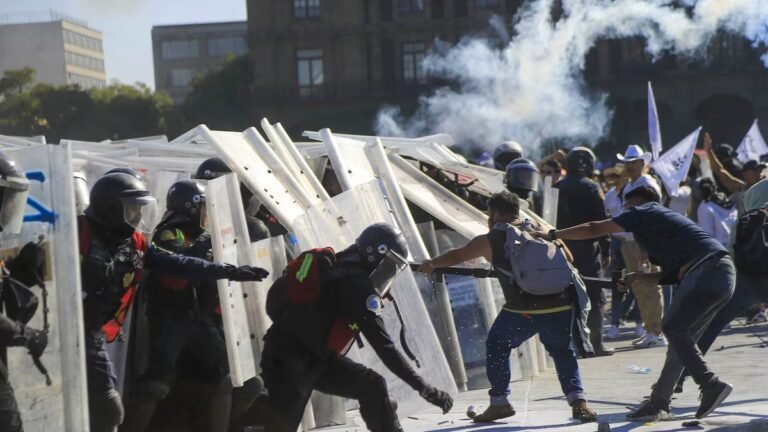 Vinculan a proceso por tentativa de homicidio a tres de la marcha gen Z