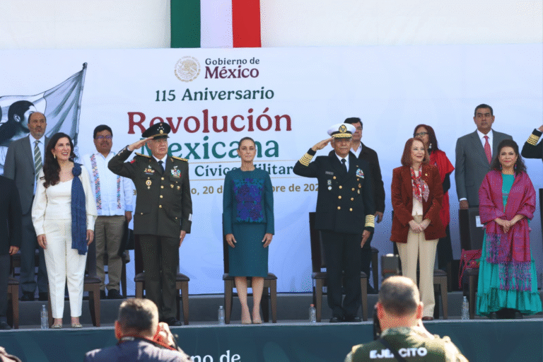 Sheinbaum encabeza desfile por el 115 aniversario de la Revolución