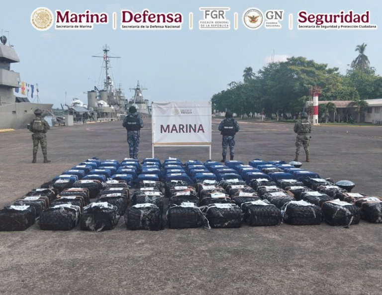 Semar asegura 2.5 toneladas de cocaína en las costas de Michoacán