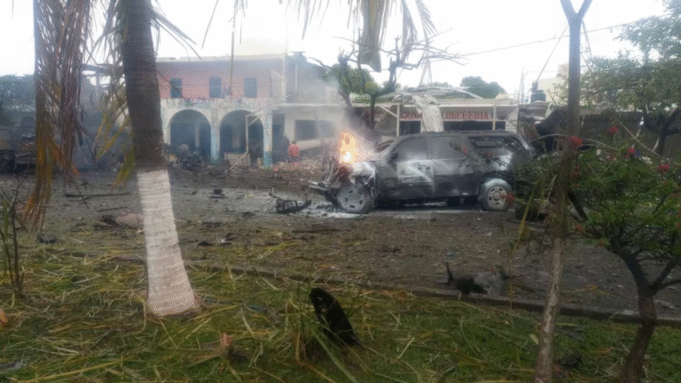 Explosión en base de Policía Comunitaria deja tres muertos en Coahuayana