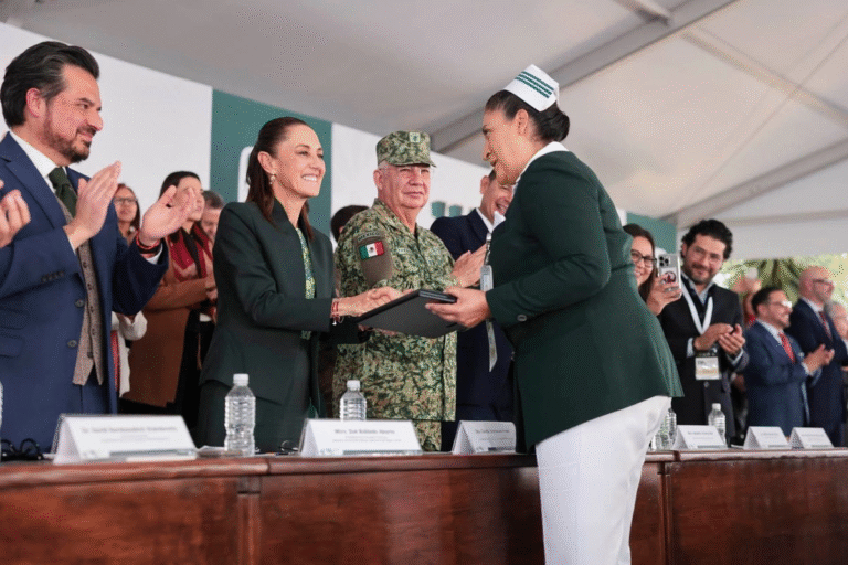 Sheinbaum destaca expansión hospitalaria del IMSS y anuncia credencialización universal en 2026