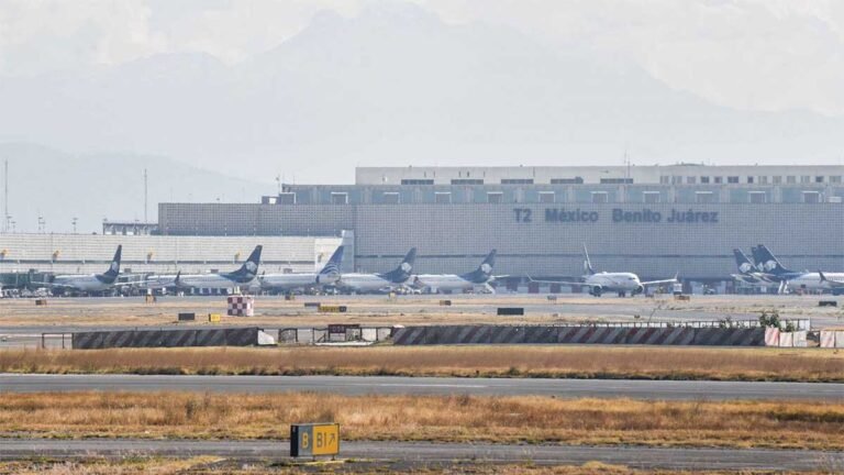 Neblina suspende operaciones en el AICM