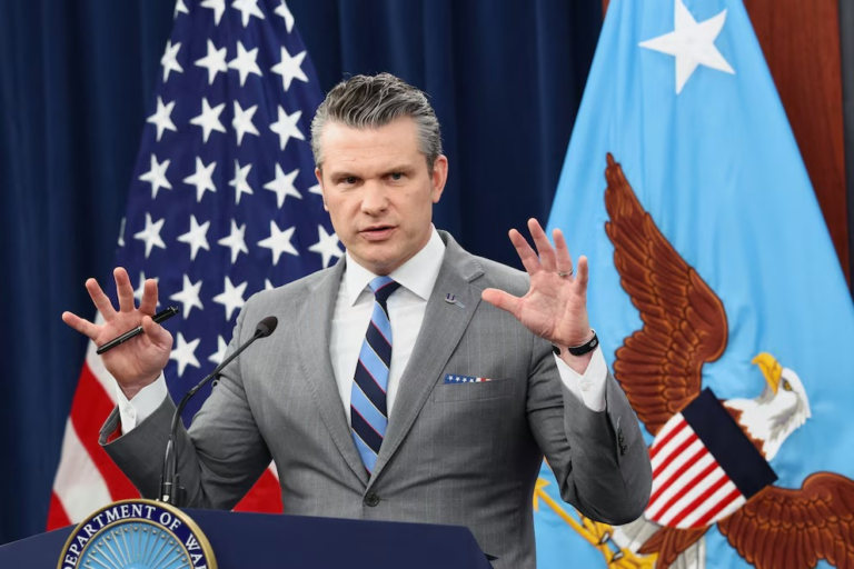 Pete Hegseth dice que fuerzas armadas de EU merecen el Nobel de la Paz