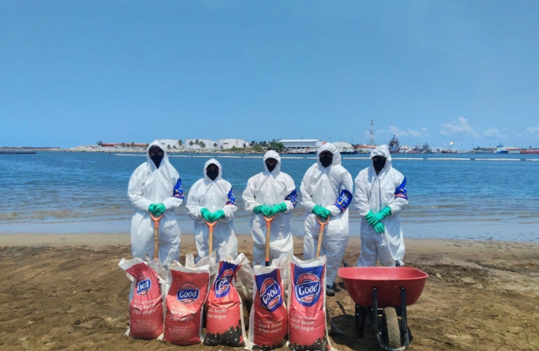 Avanza limpieza por derrame en el Golfo de México