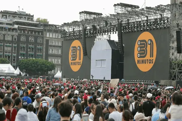 Concierto de 31 Minutos reúne a 230 mil personas en el Zócalo capitalino