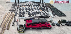 Fuerzas federales aseguran arsenal en Sinaloa