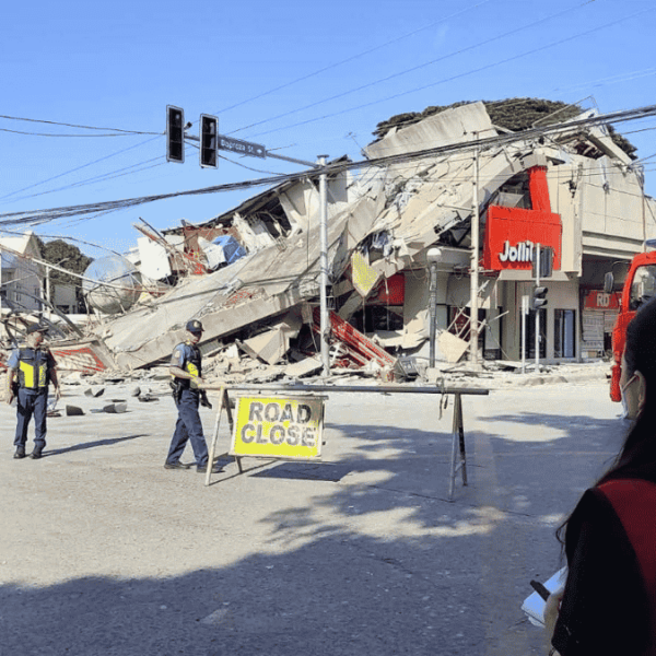 Sismo deja 15 muertos en Filipinas