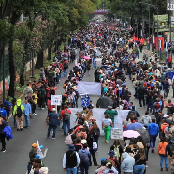 CNTE marcha sobre Calzada de Tlalpan