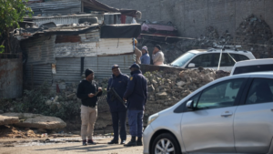 Tiroteo deja 12 muertos en Sudáfrica