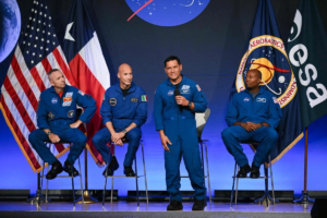 NASA presenta a la tripulación de Artemis III