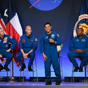 NASA presenta a la tripulación de Artemis III