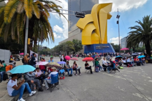 CNTE mantiene bloqueos en Paseo de la Reforma