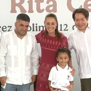 Sheinbaum inicia entrega de becas Rita Cetina en Colima