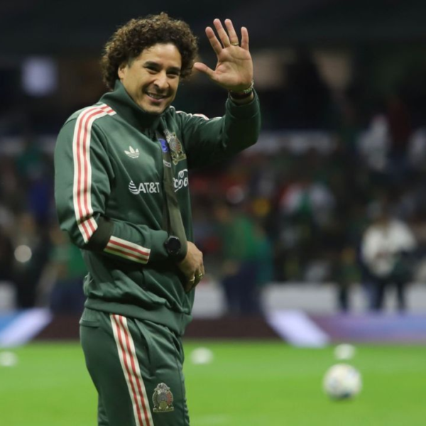 Memo Ochoa abre la puerta al retiro