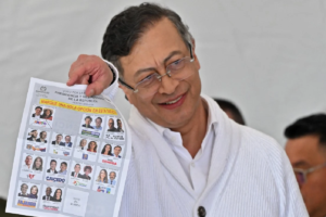 Gustavo Petro denuncia posible fraude en elecciones de Colombia