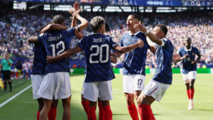 Francia derrota a Senegal con doblete histórico de Mbappé