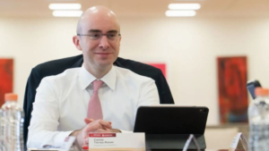 Carlos Torres Rosas asume la dirección de Nafin y Bancomext