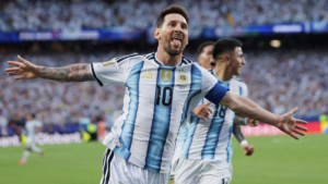 Lionel Messi guía a Argentina con triplete ante Argelia