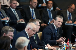 EU revisará presencia militar en Europa, anuncia Hegseth