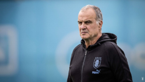 Bielsa critica pausas de hidratación en el Mundial