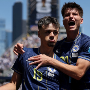 Bosnia y Herzegovina vence 3-1 a Qatar, queda a la espera de clasificar