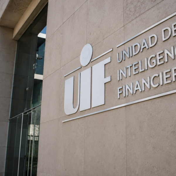UIF presenta 91 denuncias por delitos financieros en 2026