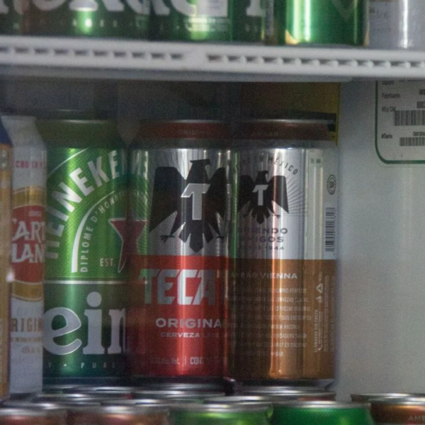 Cofepris alerta por bebidas alcohólicas adulteradas