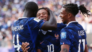 Francia derrota fácilmente a Suecia y avanza a octavos