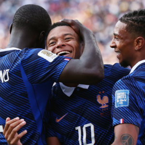 Francia derrota fácilmente a Suecia y avanza a octavos