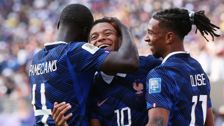 Francia derrota fácilmente a Suecia y avanza a octavos