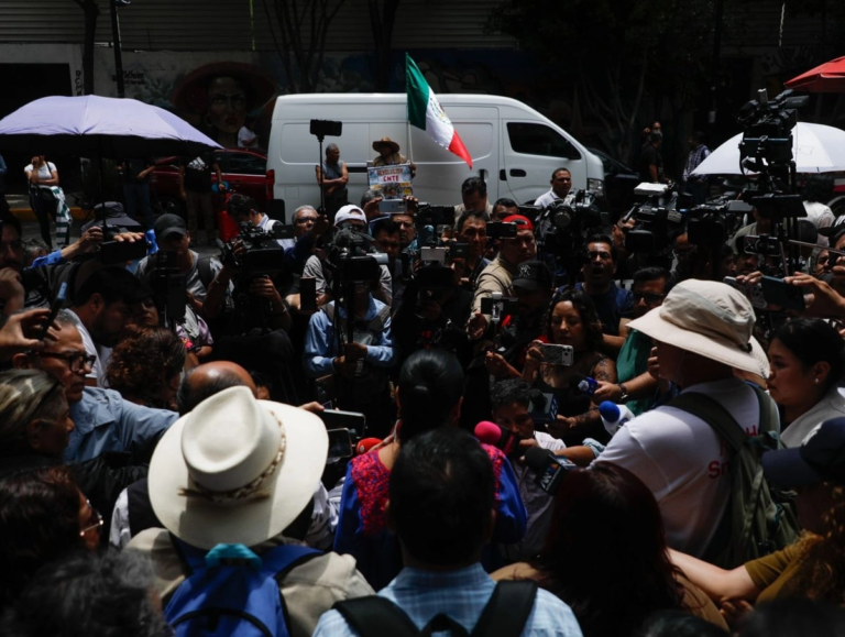 CNTE mantiene huelga nacional y plantón tras considerar insuficiente propuesta federal