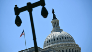 Senado avala plan migratorio de Trump