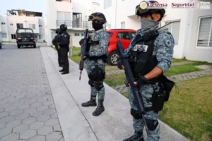Dejan tres cabezas frente al zócalo de Acatlipa, en Temixco