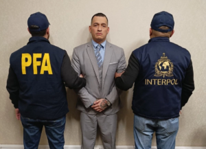 Detienen en Argentina a mexicano buscado por Estados Unidos por presunto narcotráfico