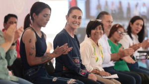 Sheinbaum entrega primeras viviendas del programa Bienestar en Durango