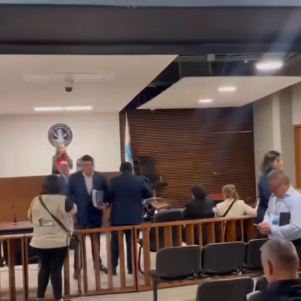 Exdirector de Pemex enfrentará en libertad proceso por violencia familiar