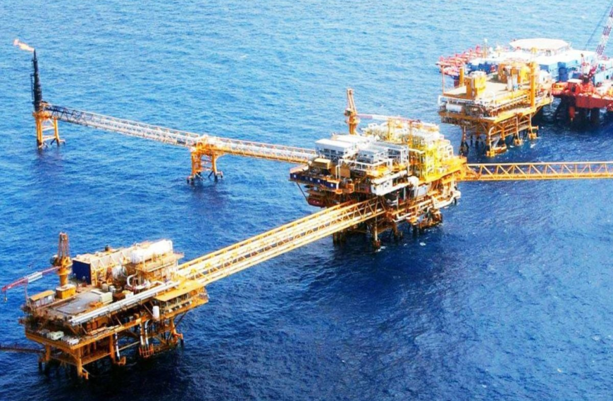 Grupo armado asalta plataforma KU-H del complejo Ku Maloob Zaap en Campeche