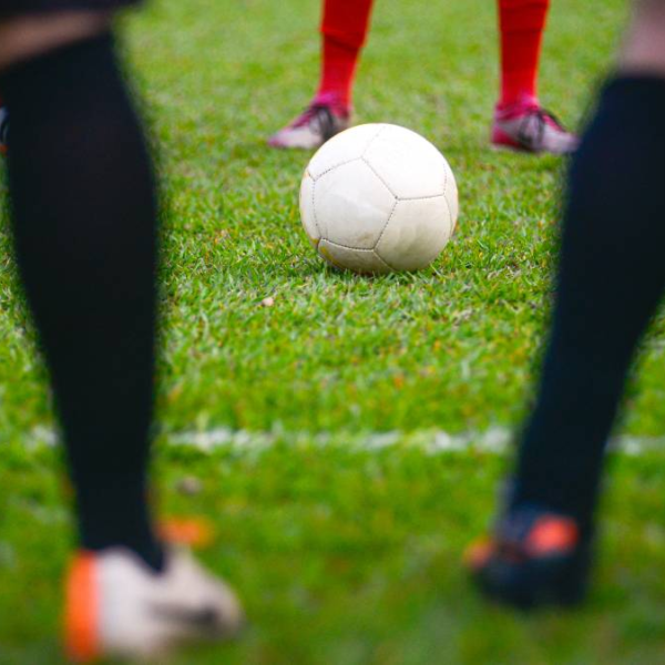 Estudio detecta cambios cerebrales en exfutbolistas profesionales