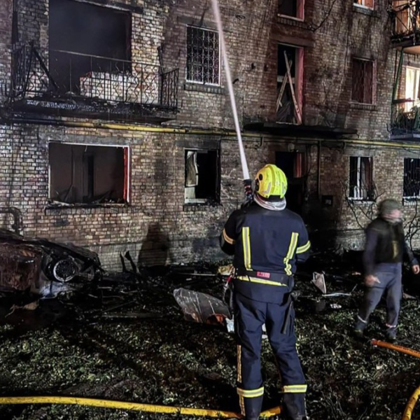 Bombardeos rusos dejan un muerto y cinco heridos en Kiev