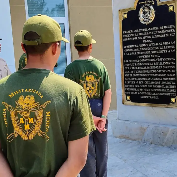 Defensa se deslinda de escuelas militarizadas