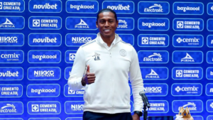 Joel Huiqui seguirá al frente de Cruz Azul