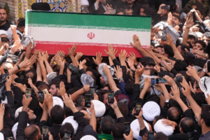 Irán amplía ofensiva contra bases de Estados Unidos en el Golfo