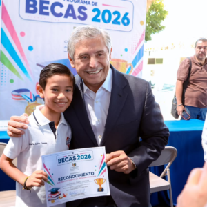 Entrega Ayuntamiento de Cuernavaca útiles escolares y becas a hijos de trabajadores sindicalizados