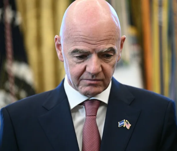 Crecen las críticas contra Gianni Infantino tras retirar plan para privatizar parte del Mundial