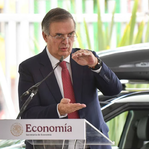 Ebrard plantea aumentar la innovación ante cambios económicos globales