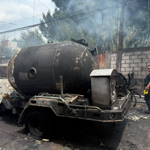 Explosión de pipa de gas deja 21 lesionados en Cuernavaca