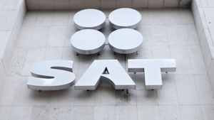 SAT bloquea a más de 38 mil empresas factureras
