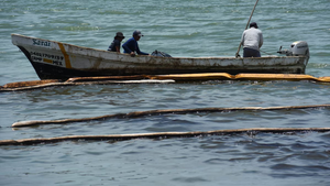 Pemex descarta llegada de hidrocarburos a la costa tras derrame en Campeche